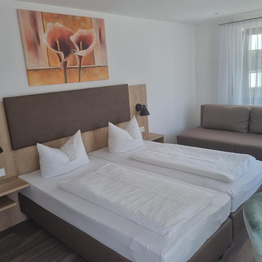 Hotel Garni Krone Гайслинген-ан-дер-Штайге Экстерьер фото