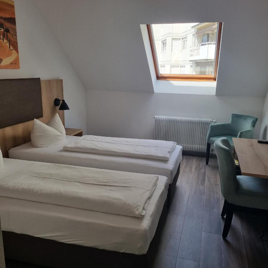 Hotel Garni Krone Гайслинген-ан-дер-Штайге Экстерьер фото