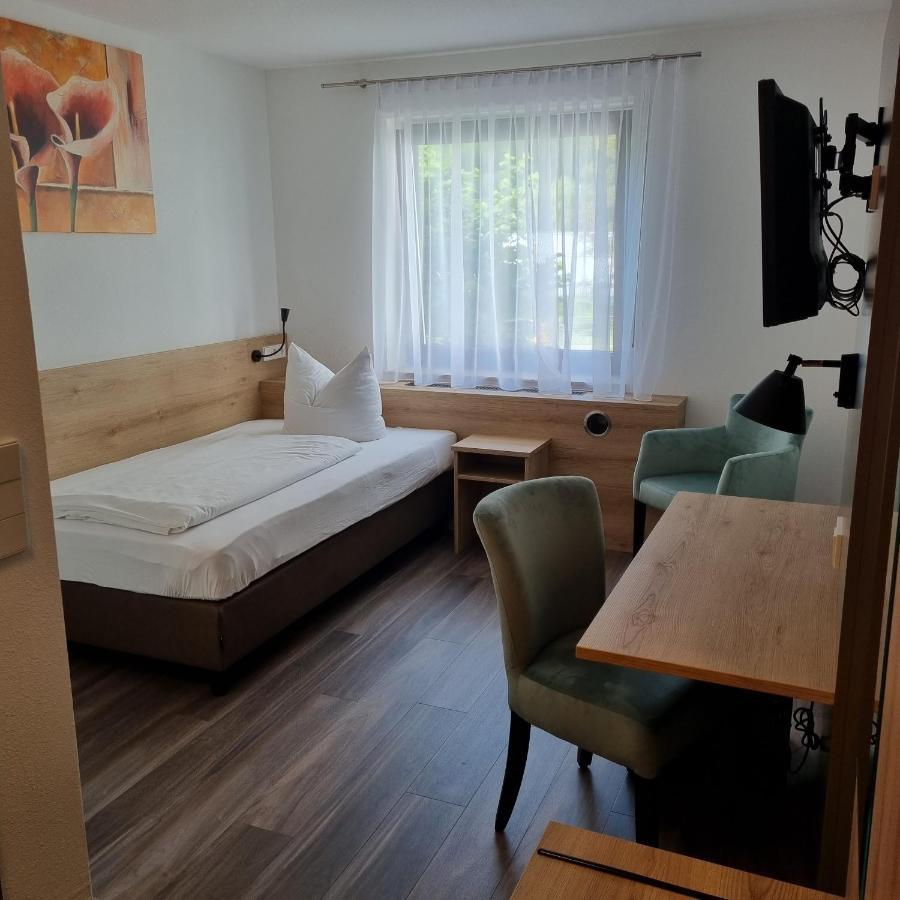 Hotel Garni Krone Гайслинген-ан-дер-Штайге Экстерьер фото